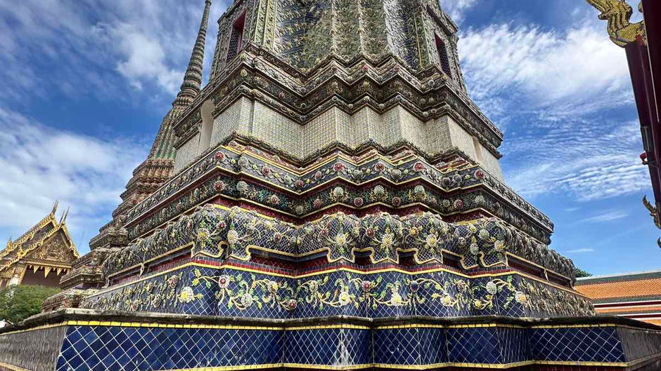 Wat Pho Bangkok Travel Guide: Wellness, Meditation, and Traditional Thai Massage